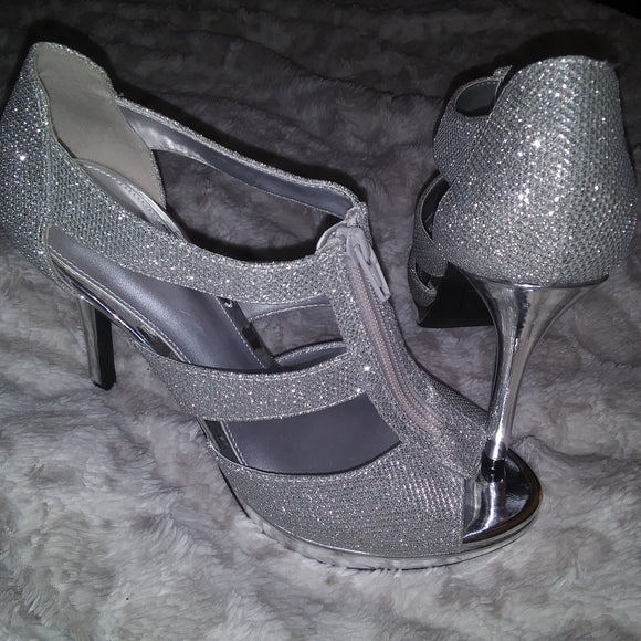 Foot ware Layla, Front-Zip Size Platform